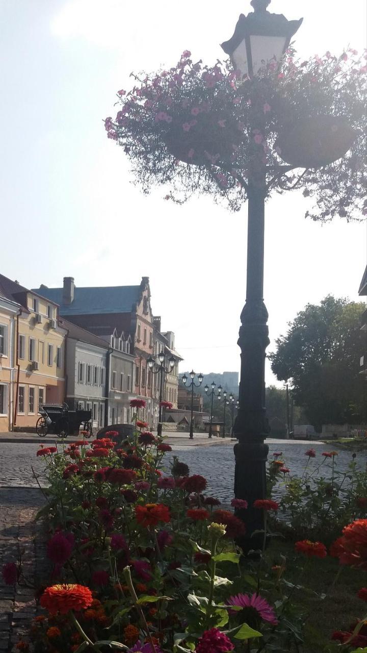 Уютные Апартаменты В Самом Сердце Старого Города Kamianets Podilskyi Bagian luar foto